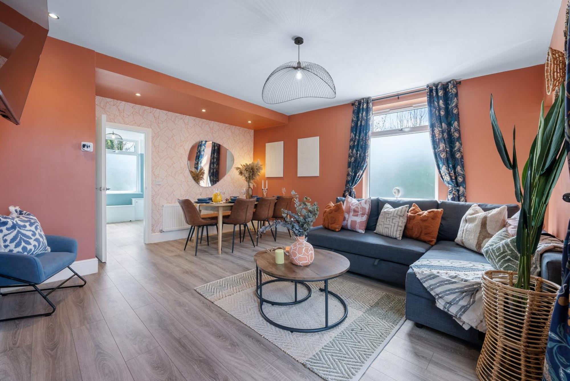 4-Bedroom Stunning Luxe, Spacious & Stylish Design House Bolton, Sleeps 11, With Parking Central Bolton, Links To Manchester, Pet-Friendly, Best For Groups! Work Contractors And Summer Special Offer! - By Blue Puffin Stays Farnworth Exteriér fotografie