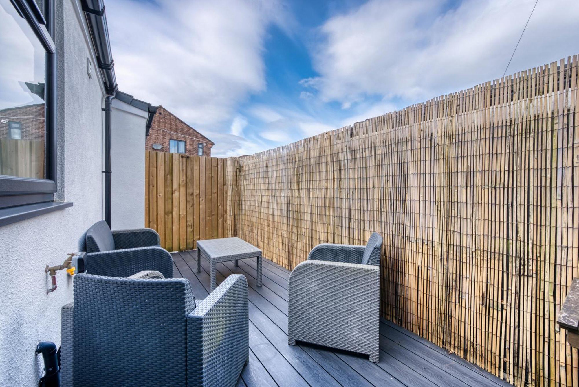 4-Bedroom Stunning Luxe, Spacious & Stylish Design House Bolton, Sleeps 11, With Parking Central Bolton, Links To Manchester, Pet-Friendly, Best For Groups! Work Contractors And Summer Special Offer! - By Blue Puffin Stays Farnworth Exteriér fotografie