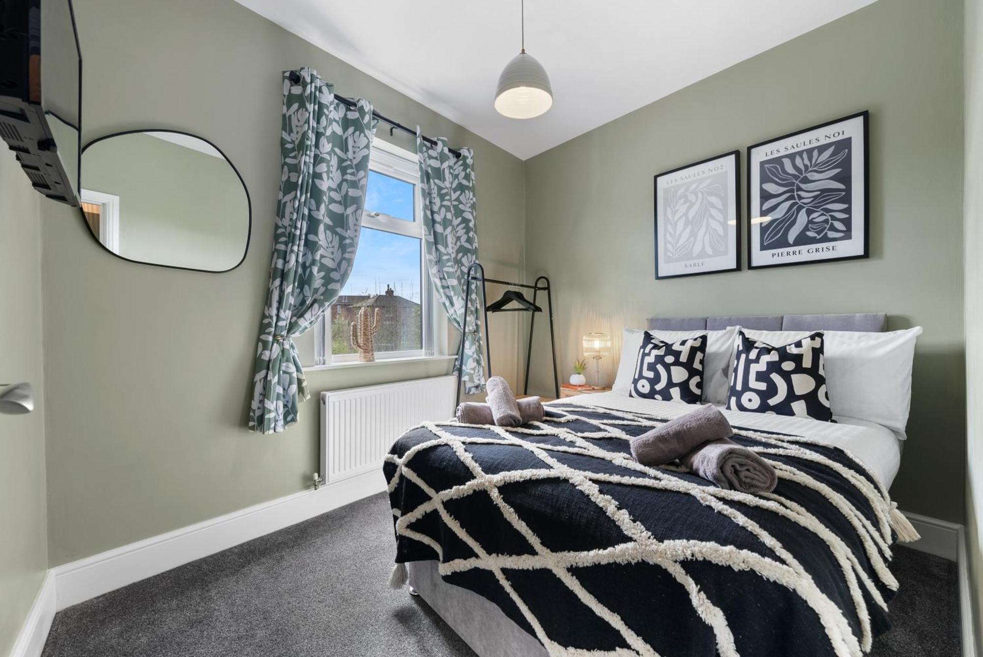 4-Bedroom Stunning Luxe, Spacious & Stylish Design House Bolton, Sleeps 11, With Parking Central Bolton, Links To Manchester, Pet-Friendly, Best For Groups! Work Contractors And Summer Special Offer! - By Blue Puffin Stays Farnworth Exteriér fotografie