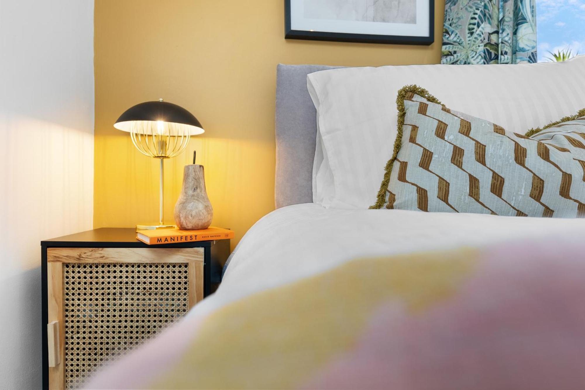 4-Bedroom Stunning Luxe, Spacious & Stylish Design House Bolton, Sleeps 11, With Parking Central Bolton, Links To Manchester, Pet-Friendly, Best For Groups! Work Contractors And Summer Special Offer! - By Blue Puffin Stays Farnworth Exteriér fotografie