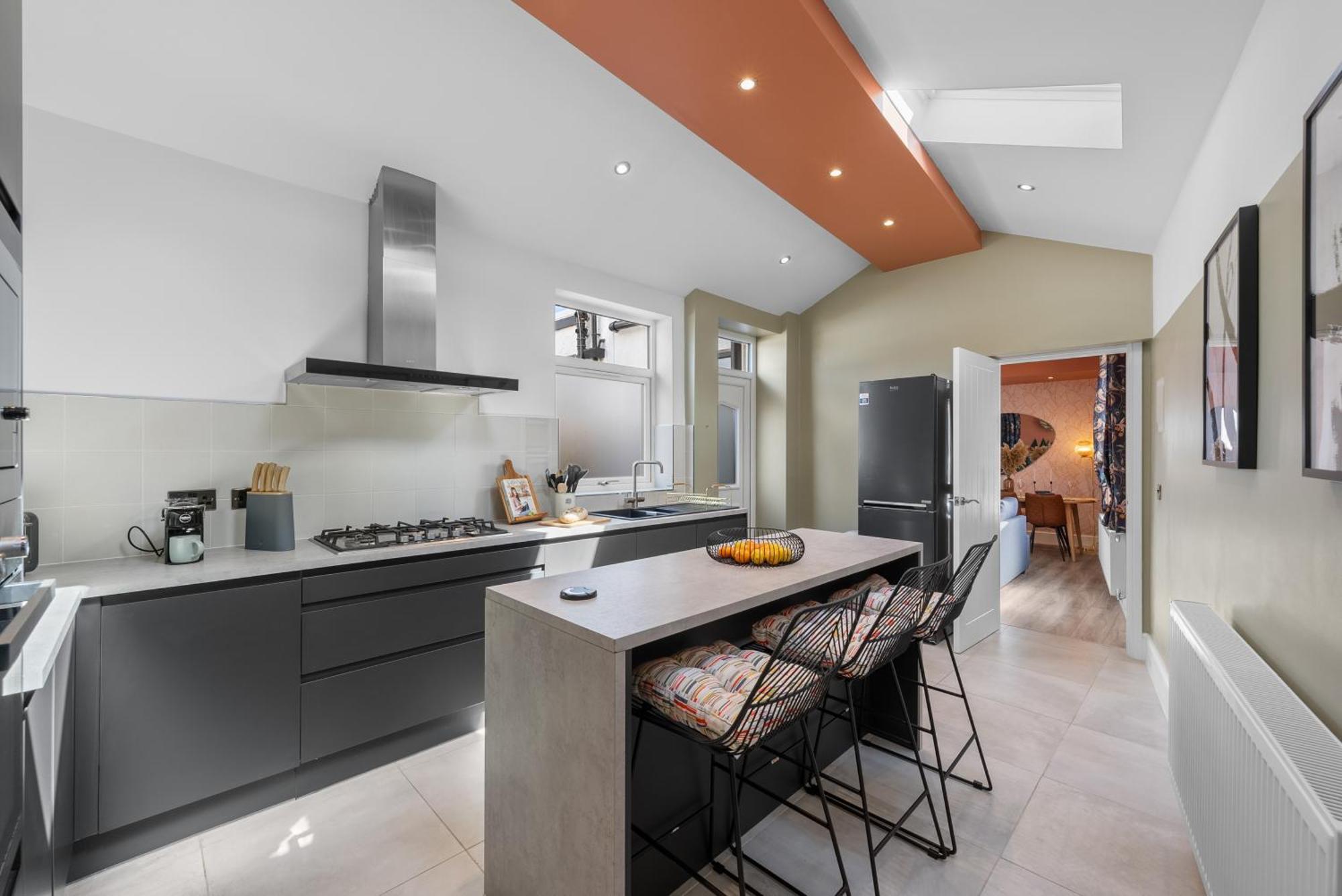 4-Bedroom Stunning Luxe, Spacious & Stylish Design House Bolton, Sleeps 11, With Parking Central Bolton, Links To Manchester, Pet-Friendly, Best For Groups! Work Contractors And Summer Special Offer! - By Blue Puffin Stays Farnworth Exteriér fotografie